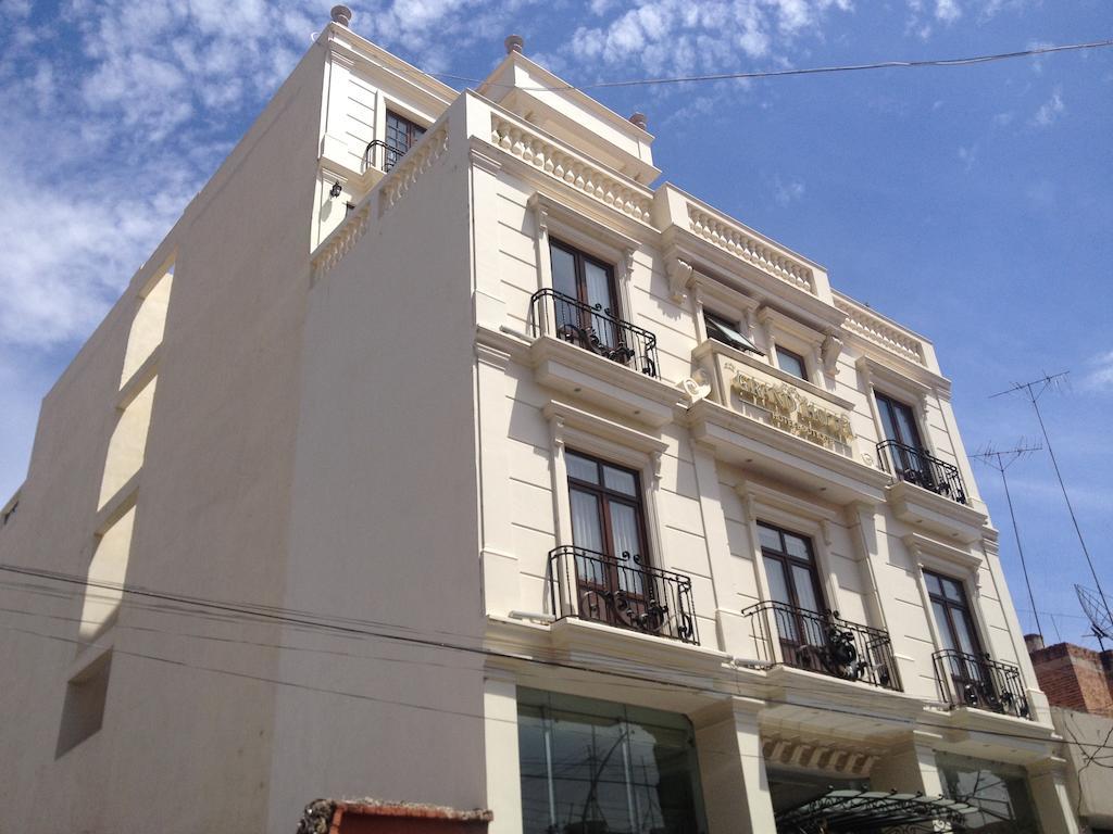 Grand Hotel Tepatitlan Exterior photo